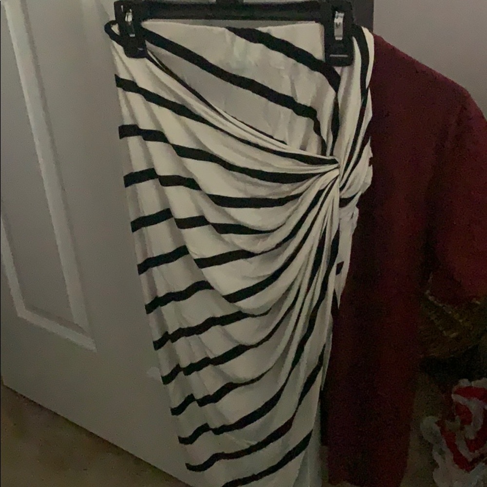 Charlotte rouse skirt